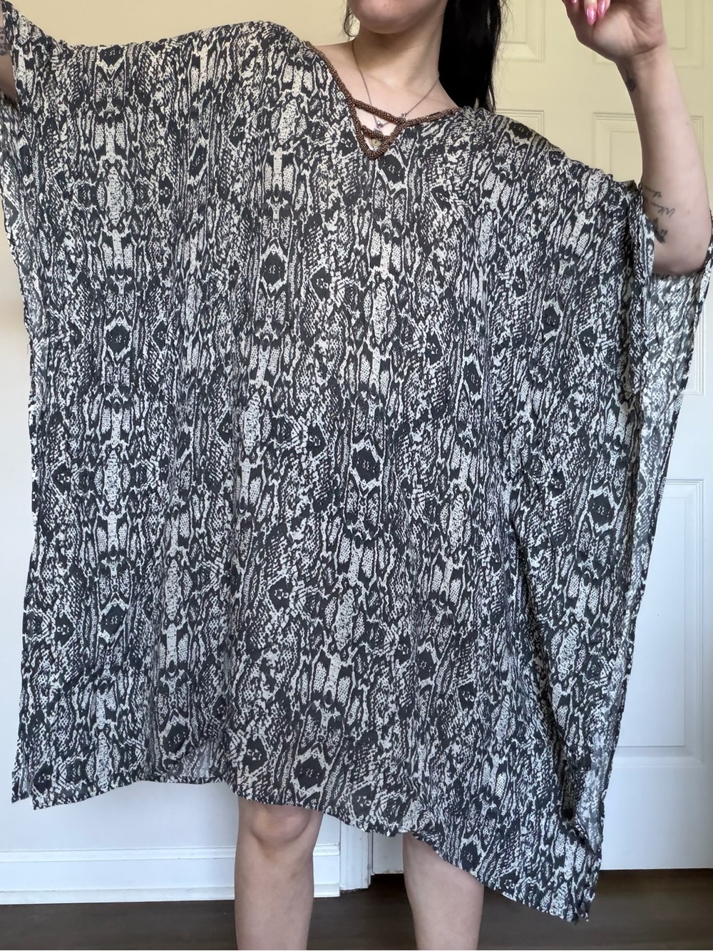 BEACHGOLD Black and White Printed Swim Cover-Up Kaftan medium large